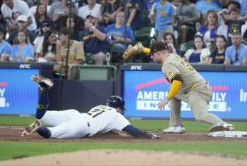Gavin Sheets Must Continue Evolving On Defense To Make Padres' First Base Gamble Worthwhile